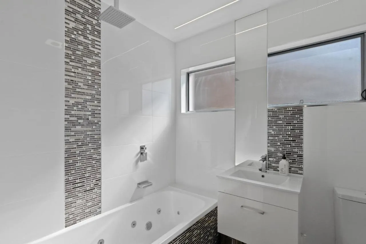 4 Bedroom Fabulous Home On Canal Mooloolaba 0*,  Australia